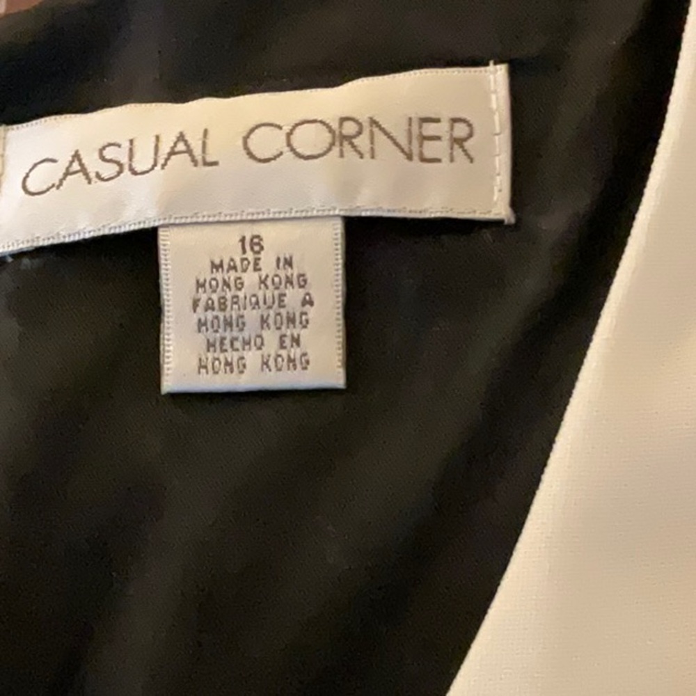 CASUAL CORNER B/W SLEEVELESS DRESS -SIZE 16 - Picture 2 of 3